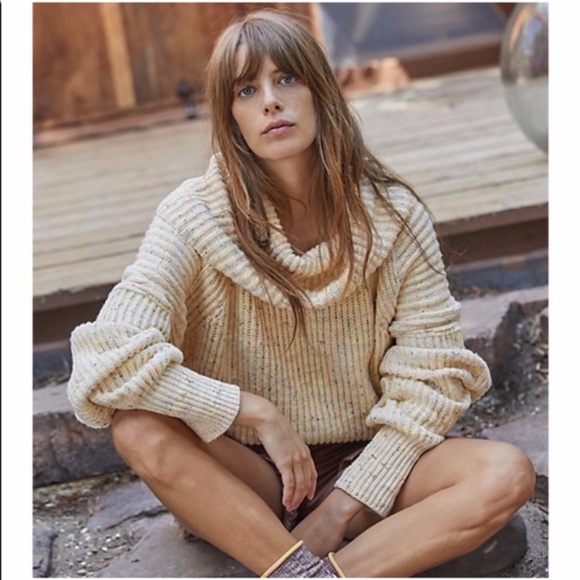 Free People Sweaters - NWT Free People Leo Tunic Sweater in Sassy Peach Combo Small